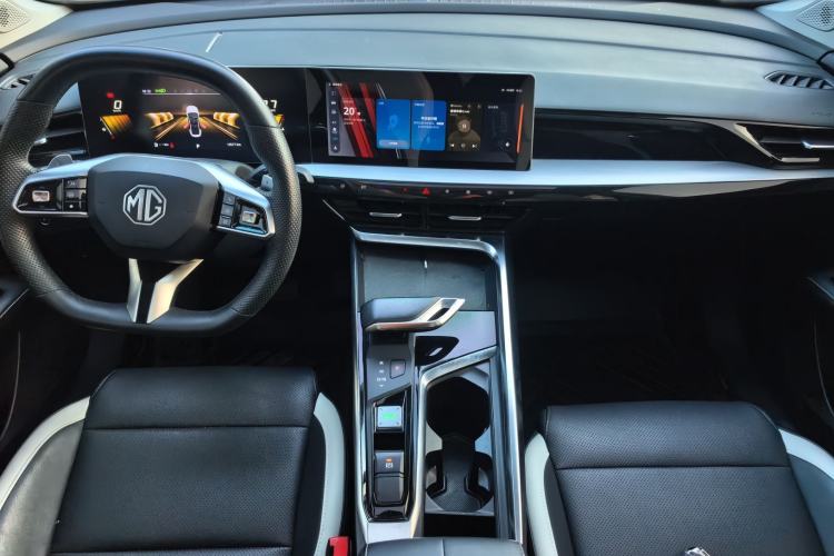 Used MG 5 Scorpio 2022 1.5T Luxury Edition Interior 3