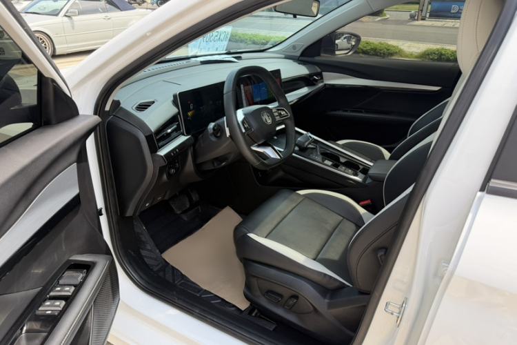 Used MG 5 Scorpio 2022 1.5T Luxury Edition Interior 4