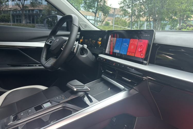 Used MG 5 Scorpio 2022 1.5T Luxury Edition Interior 8