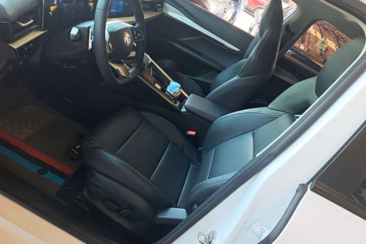 Used MG 5 Scorpio 2022 1.5T Luxury Edition Left Front Seat