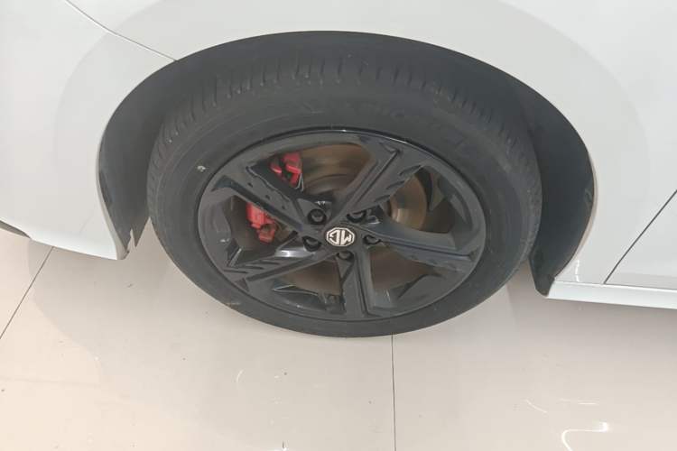 Used MG 5 Scorpio 2022 1.5T Trophy Sport Luxurious Edition Left Front Wheel Hub