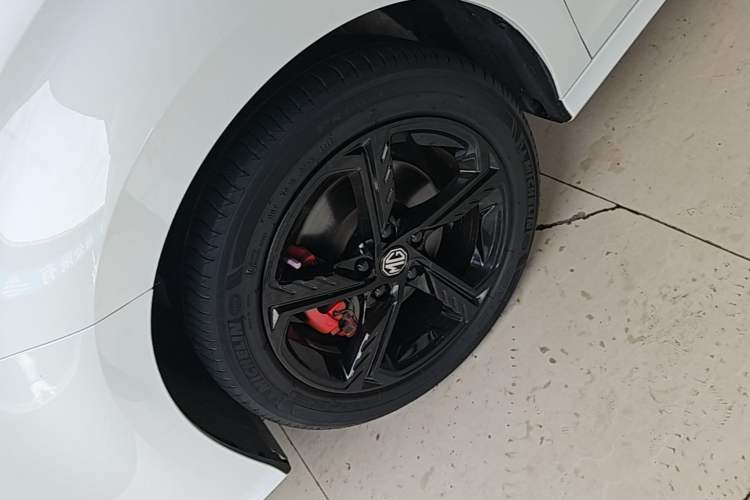 Used MG 5 Scorpio 2022 1.5T Trophy Sport Luxurious Edition Left Front Wheel Hub