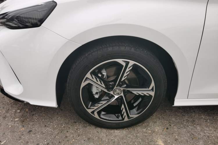 Used MG 5 Scorpio 2022 1.5T Luxury Edition Left Front Wheel Hub