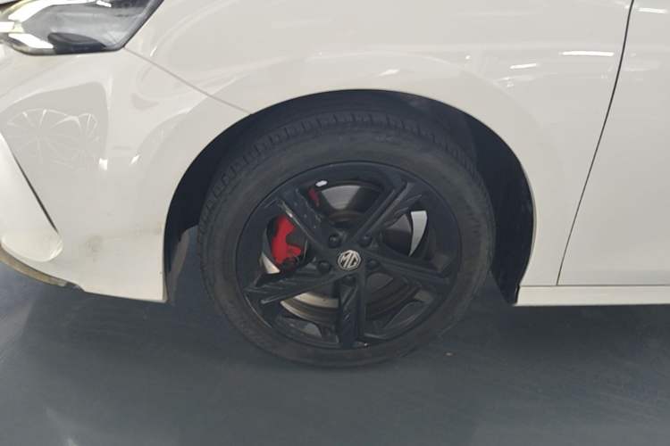 Used MG 5 Scorpio 2022 1.5T Trophy Sport Luxurious Edition Left Front Wheel Hub