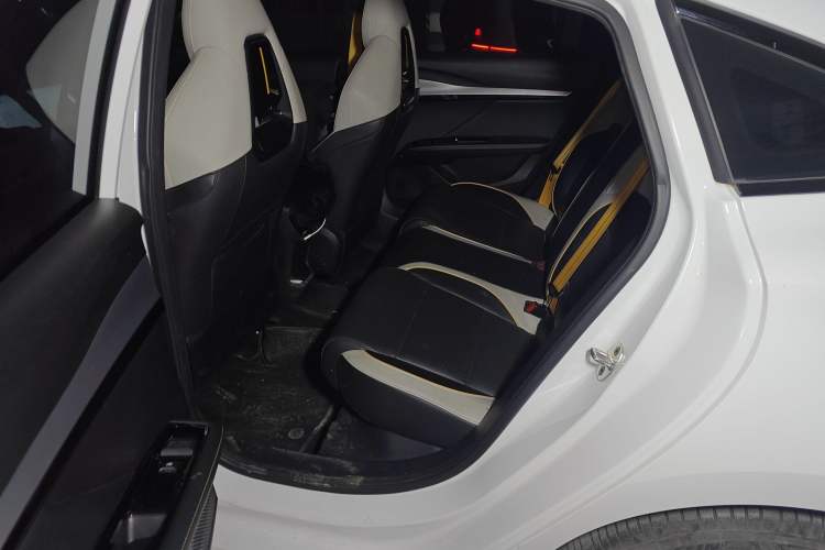 Used MG 5 Scorpio 2022 1.5T Trophy Sport Luxurious Edition Left Rear Seat