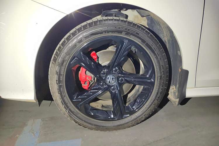 Used MG 5 Scorpio 2022 1.5T Trophy Sport Luxurious Edition Left Rear Wheel Hub