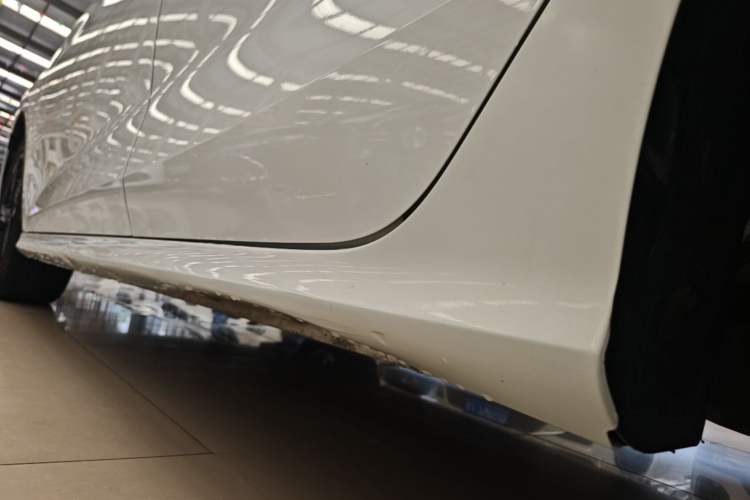 Used MG 5 Scorpio 2022 1.5T Trophy Sport Flagship Edition Left Side Sill