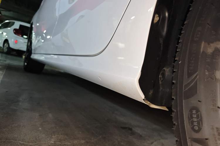 Used MG 5 Scorpio 2022 1.5T Trophy Sport Flagship Edition Left Side Sill