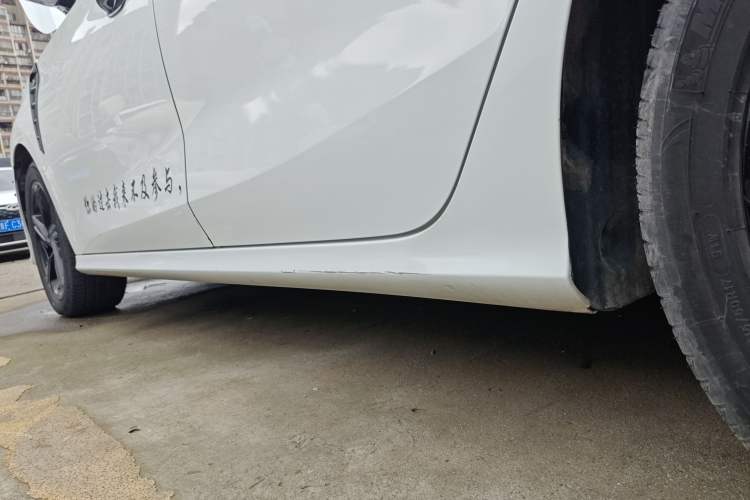 Used MG 5 Scorpio 2022 1.5T Trophy Sport Luxurious Edition Left Side Sill