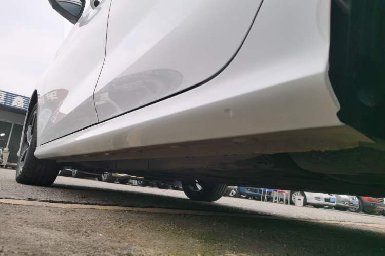 Used MG 5 Scorpio 2022 1.5T Luxury Edition Left Side Sill