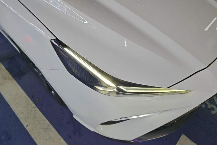 Used MG 5 Scorpio 2022 1.5T Trophy Sport Flagship Edition Right Front Headlight