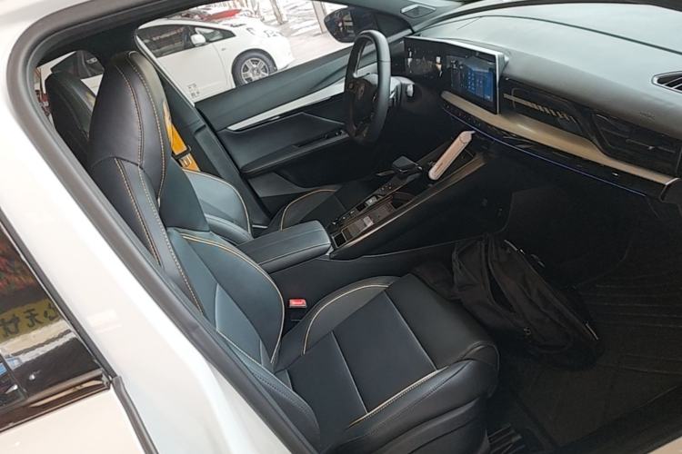 Used MG 5 Scorpio 2022 1.5T Trophy Sport Luxurious Edition Right Front Seat