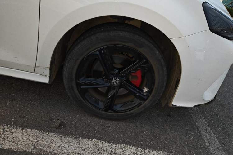 Used MG 5 Scorpio 2022 1.5T Trophy Sport Flagship Edition Right Front Wheel Hub