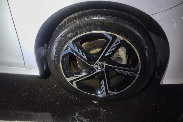 Used MG 5 Scorpio 2022 1.5T Luxury Edition Right Front Wheel Hub