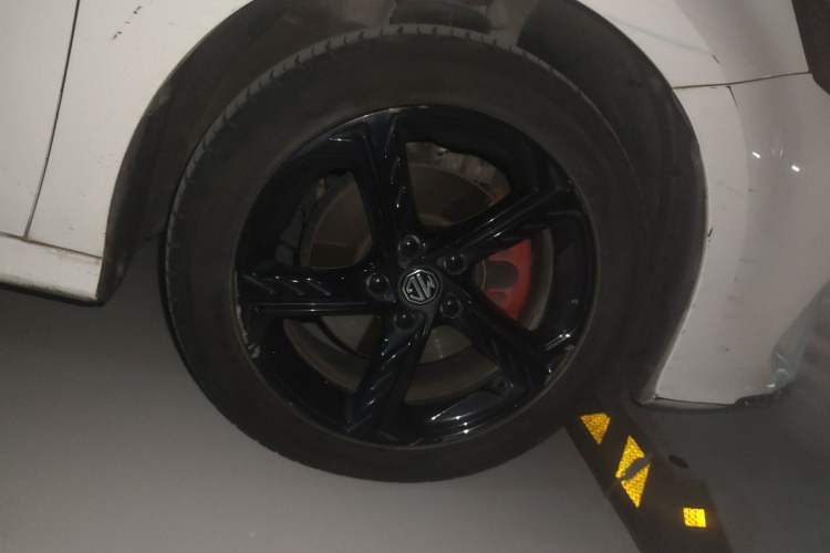 Used MG 5 Scorpio 2022 1.5T Trophy Sport Flagship Edition Right Front Wheel Hub