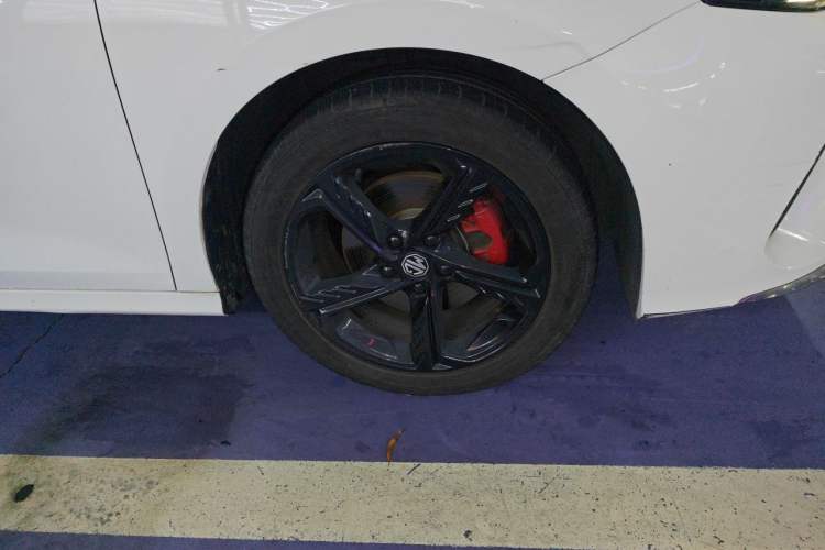 Used MG 5 Scorpio 2022 1.5T Trophy Sport Flagship Edition Right Front Wheel Hub