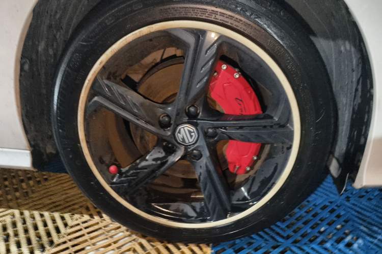 Used MG 5 Scorpio 2022 1.5T Trophy Sport Flagship Edition Right Front Wheel Hub