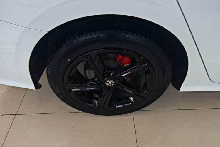 Used MG 5 Scorpio 2022 1.5T Trophy Sport Flagship Edition Right Rear Wheel Hub