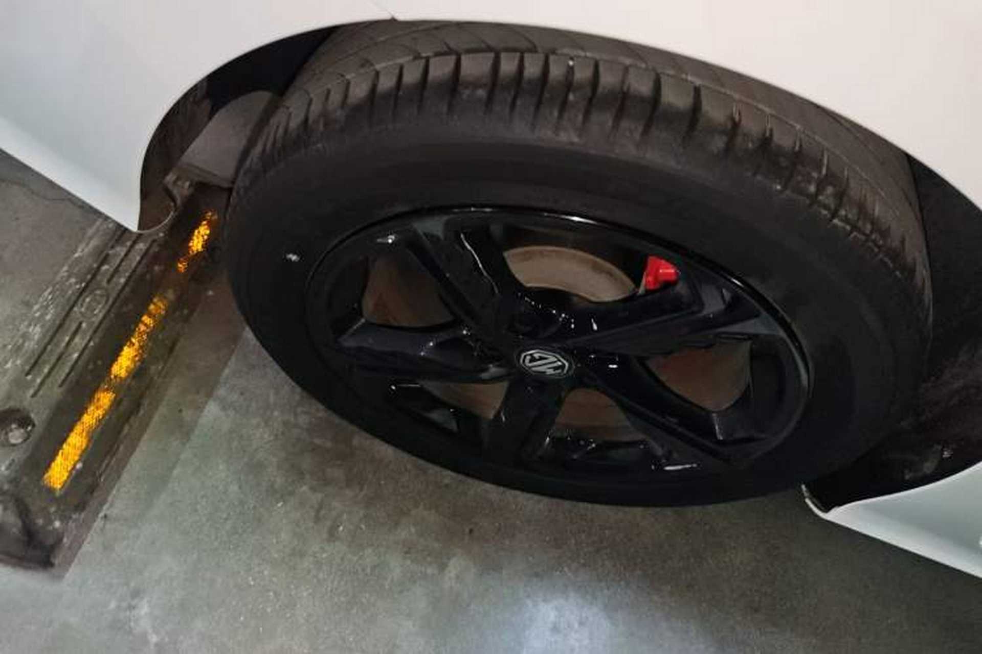 Used MG 5 Scorpio 2022 1.5T Trophy Sport Flagship Edition Right Rear Wheel Hub