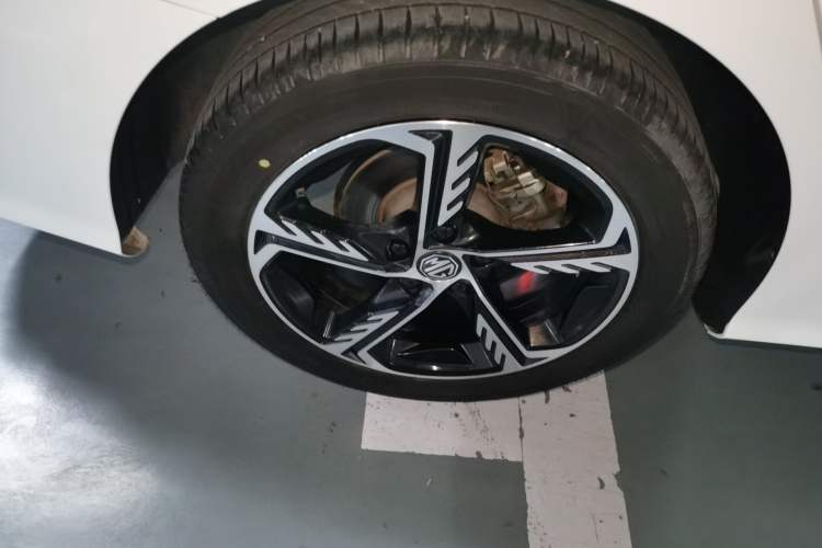 Used MG 5 Scorpio 2022 1.5T Luxury Edition Right Rear Wheel Hub