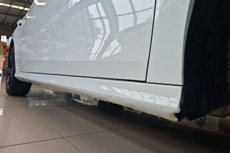 Used MG 5 Scorpio 2022 1.5T Trophy Sport Flagship Edition Right Side Sill