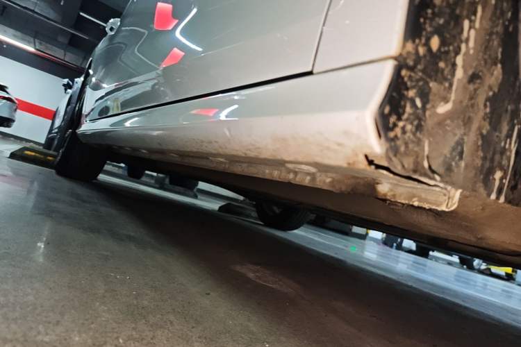 Used MG 5 Scorpio 2022 1.5T Trophy Sport Flagship Edition Right Side Sill