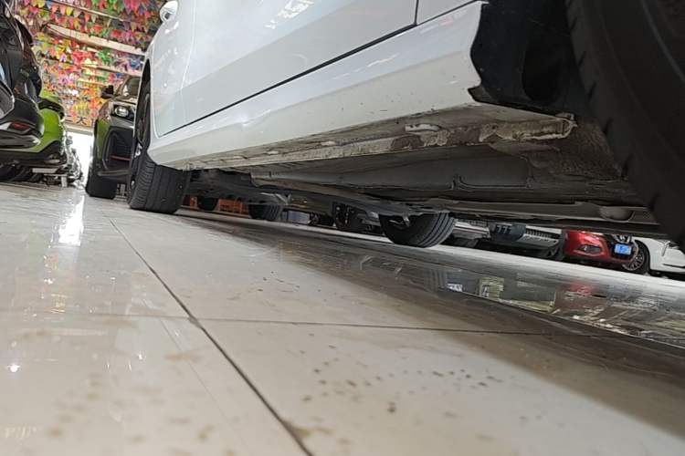 Used MG 5 Scorpio 2022 1.5T Trophy Sport Luxurious Edition Right Side Sill