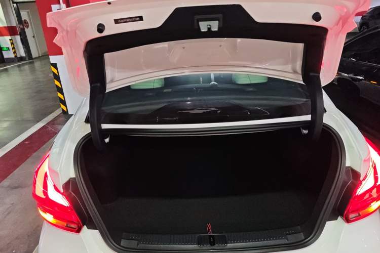 Used MG 5 Scorpio 2022 1.5T Trophy Sport Flagship Edition Trunk