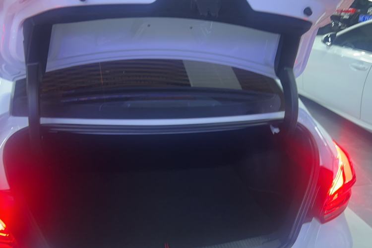 Used MG 5 Scorpio 2022 1.5T Trophy Sport Luxurious Edition Trunk