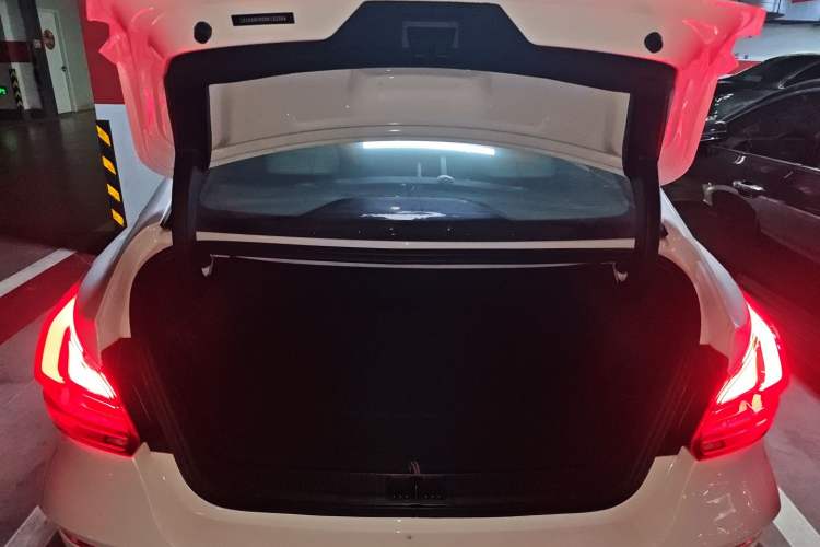 Used MG 5 Scorpio 2022 1.5T Trophy Sport Flagship Edition Trunk