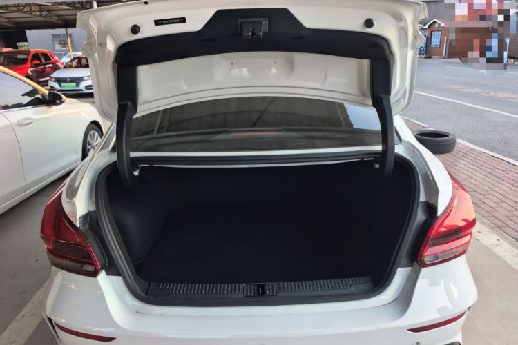 Used MG 5 Scorpio 2022 1.5T Luxury Edition Trunk