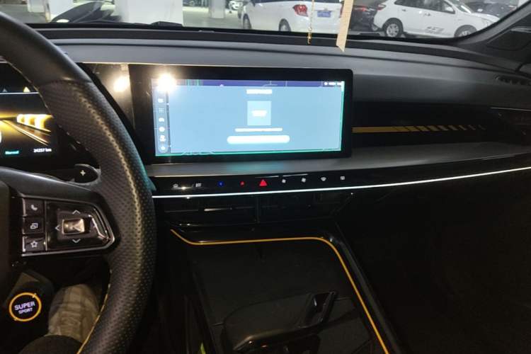 Used MG 5 Scorpio 2022 1.5T Trophy Sport Luxurious Edition Audio And AC Panel