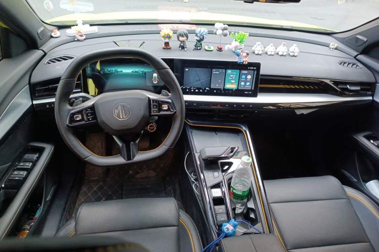 Used MG 5 Scorpio 2022 1.5T Trophy Sport Flagship Edition Center Console