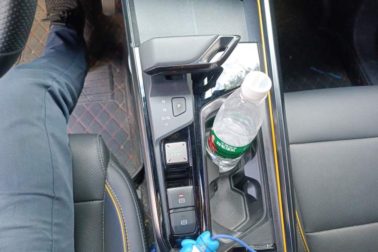 Used MG 5 Scorpio 2022 1.5T Trophy Sport Flagship Edition Gear Lever