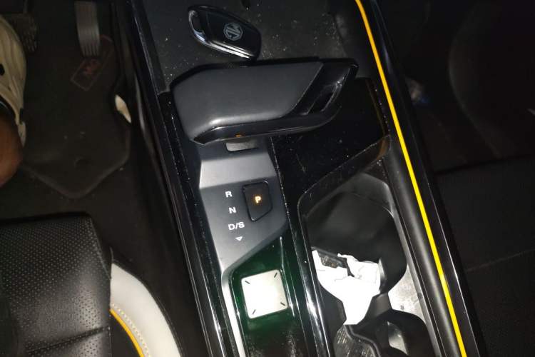 Used MG 5 Scorpio 2022 1.5T Trophy Sport Luxurious Edition Gear Lever