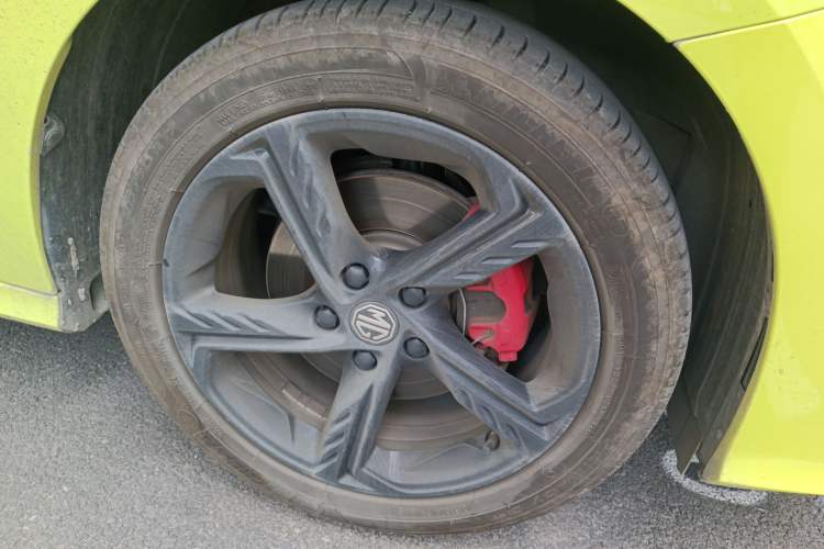 Used MG 5 Scorpio 2022 1.5T Trophy Sport Flagship Edition Right Front Wheel Hub