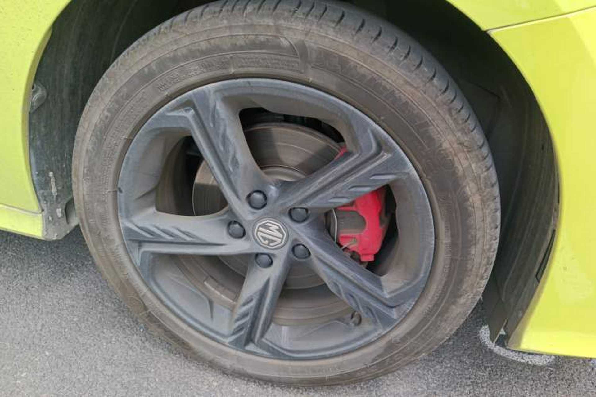 Used MG 5 Scorpio 2022 1.5T Trophy Sport Flagship Edition Right Front Wheel Hub