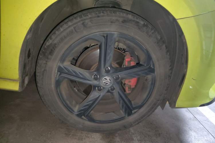 Used MG 5 Scorpio 2022 1.5T Trophy Sport Luxurious Edition Right Front Wheel Hub