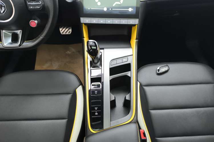 Used MG 6 2021 Pro 1.5T Automatic Trophy Luxury Edition Gear Lever