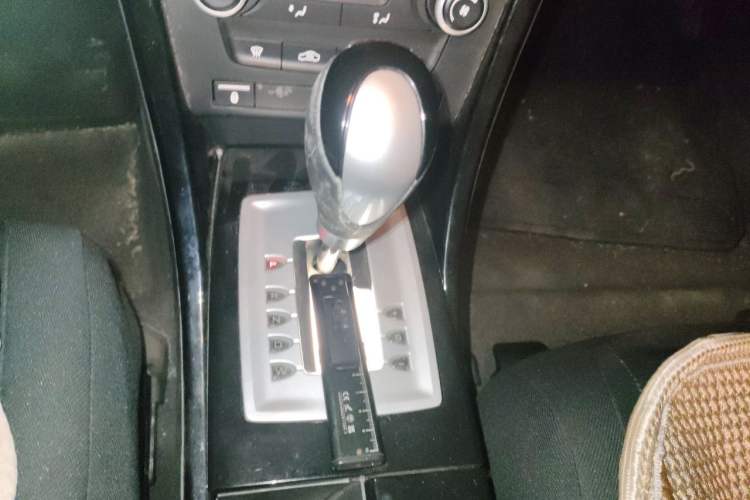 Used MG 6 2010 Hatchback 1.8L Automatic New Year Edition Gear Lever
