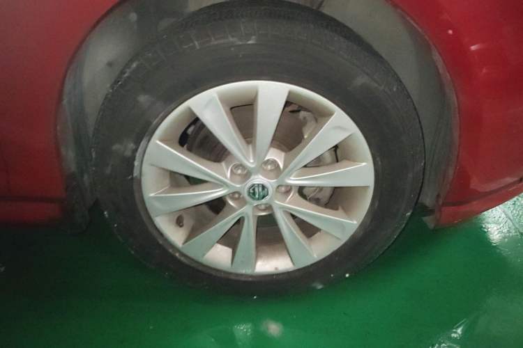Used MG 6 2010 Hatchback 1.8L Automatic New Year Edition Right Front Wheel Hub