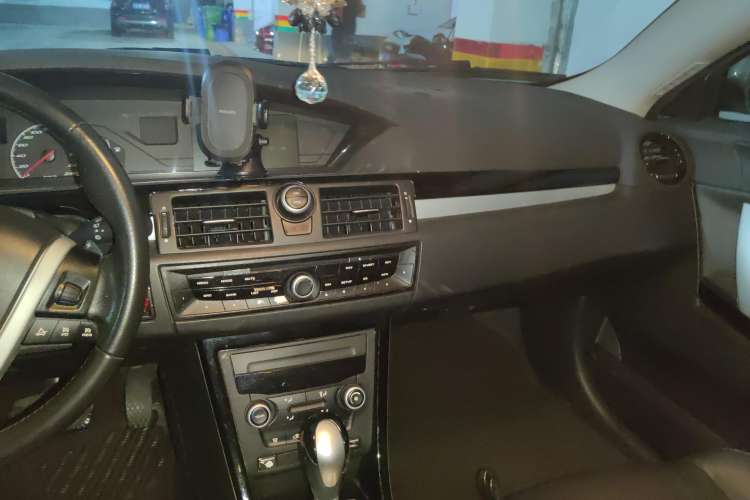 Used MG 6 2010 Hatchback 1.8T Automatic Elite Edition Audio And AC Panel