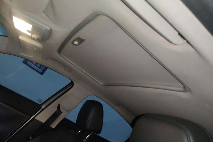 Used MG 6 2010 Hatchback 1.8T Automatic Elite Edition Headliner