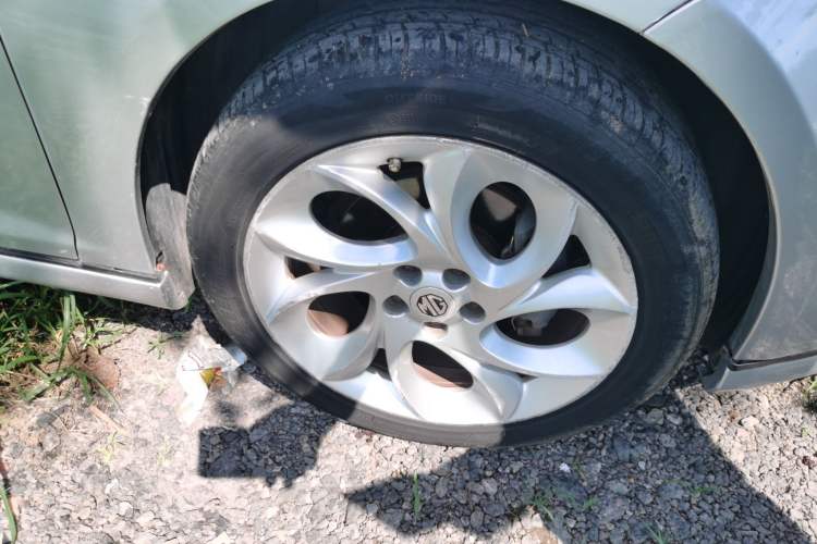 Used MG 6 2010 Hatchback 1.8T Manual Comfort Edition Right Front Wheel Hub