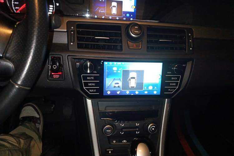 Used MG 6 2010 Hatchback 1.8L Automatic Elite Edition Audio And AC Panel
