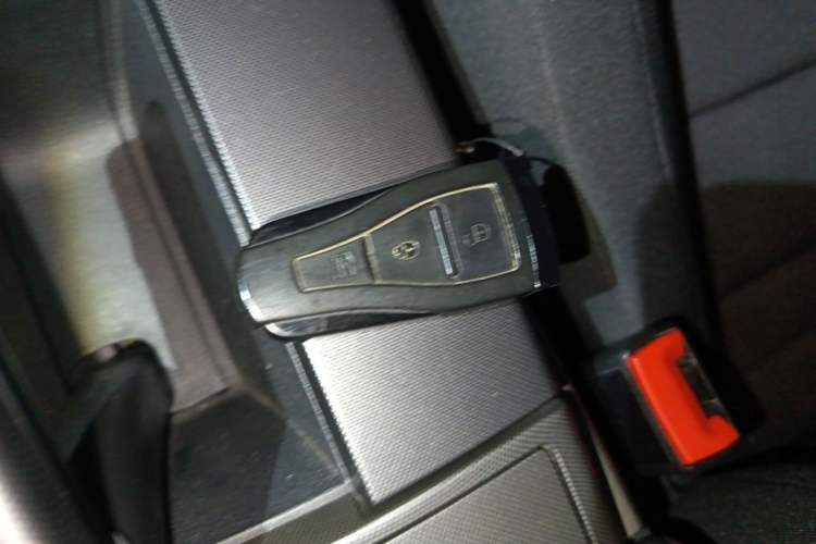 Used MG 6 2010 Hatchback 1.8L Automatic Elite Edition Vehicle Key