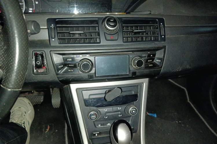 Used MG 6 2012 Hatchback 1.8L Automatic Drive Value Edition Audio And AC Panel