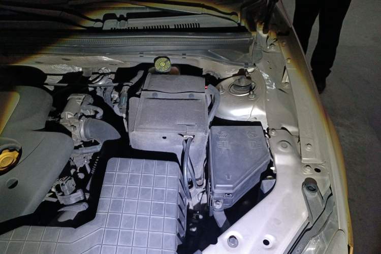 Used MG 6 2012 Hatchback 1.8L Automatic Drive Value Edition Engine Bay Left