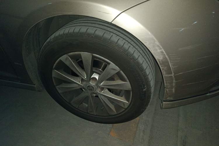 Used MG 6 2012 Hatchback 1.8L Automatic Drive Value Edition Right Front Wheel Hub