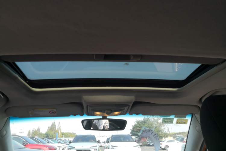 Used MG 6 2012 Hatchback 1.8T Manual Comfort Edition Headliner